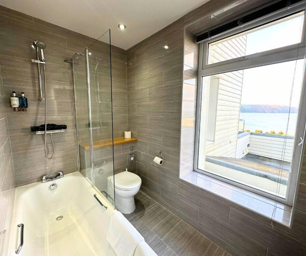 Family Room, Balcony, Sea View photo 2