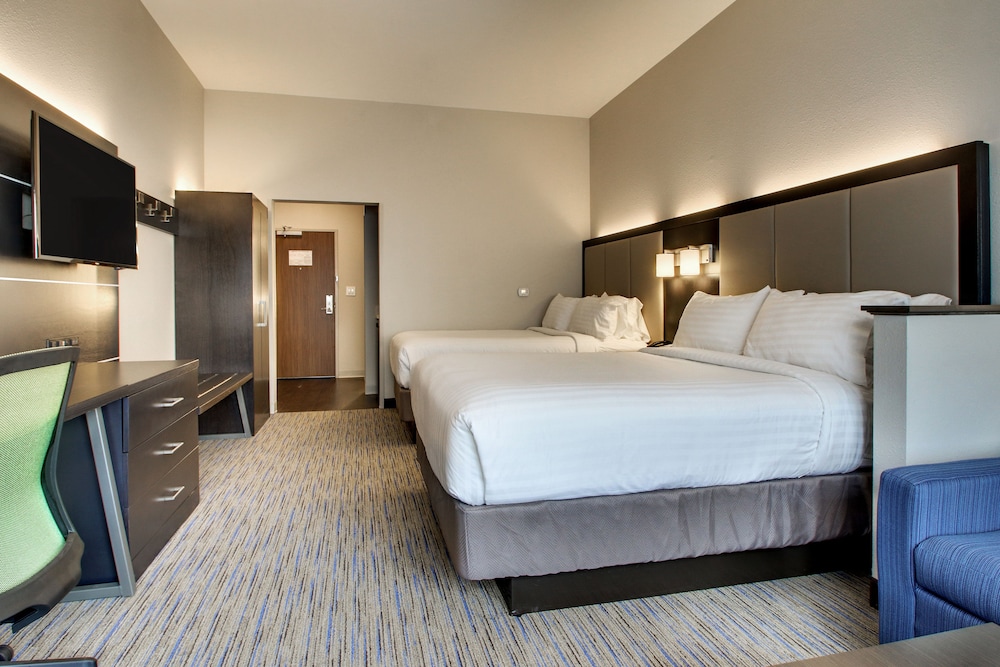 Suite, 2 Queen Beds (Walk-In Shower)