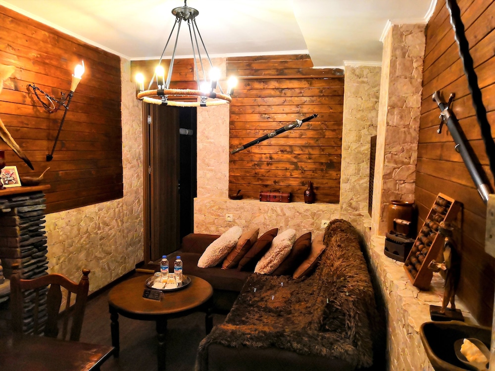 Deluxe Triple Room, 1 Queen Bed with Sofa bed, Hot Tub photo 3