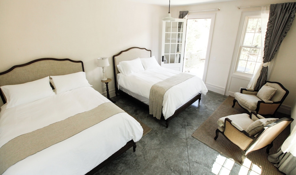 Room, 2 Queen Beds (Double)