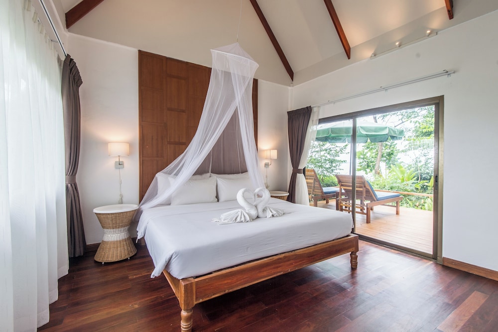 Sea View Suite photo 1