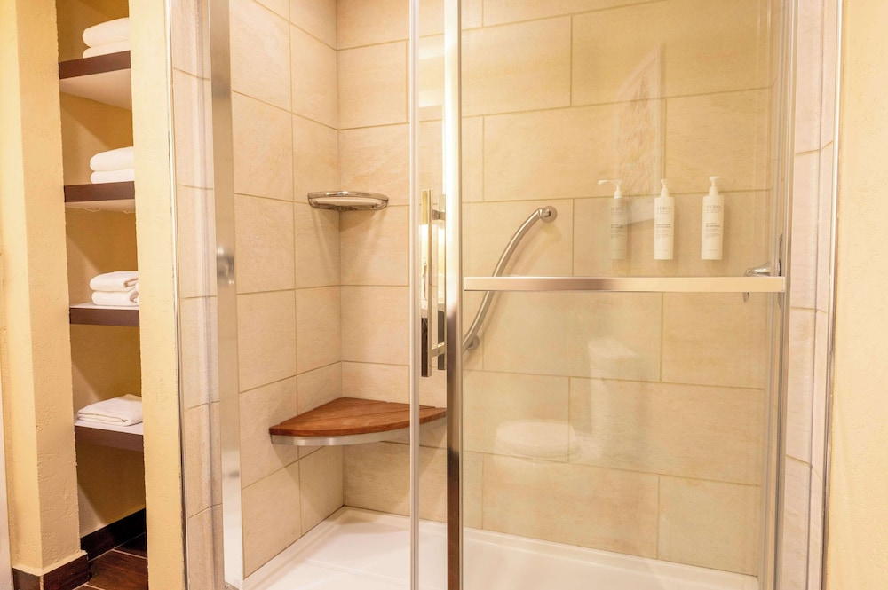 Premium Suite, 2 Queen Beds - Photo 5