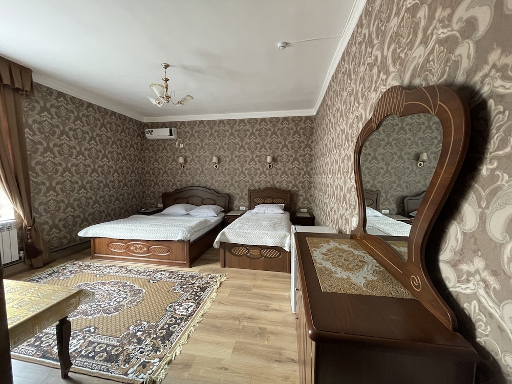 Superior Triple Room photo 2