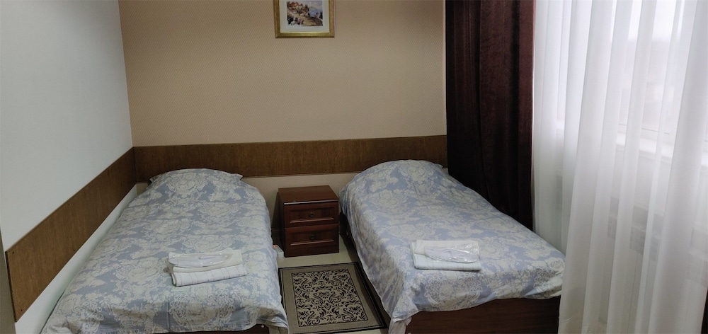 Economy Twin Room photo 3