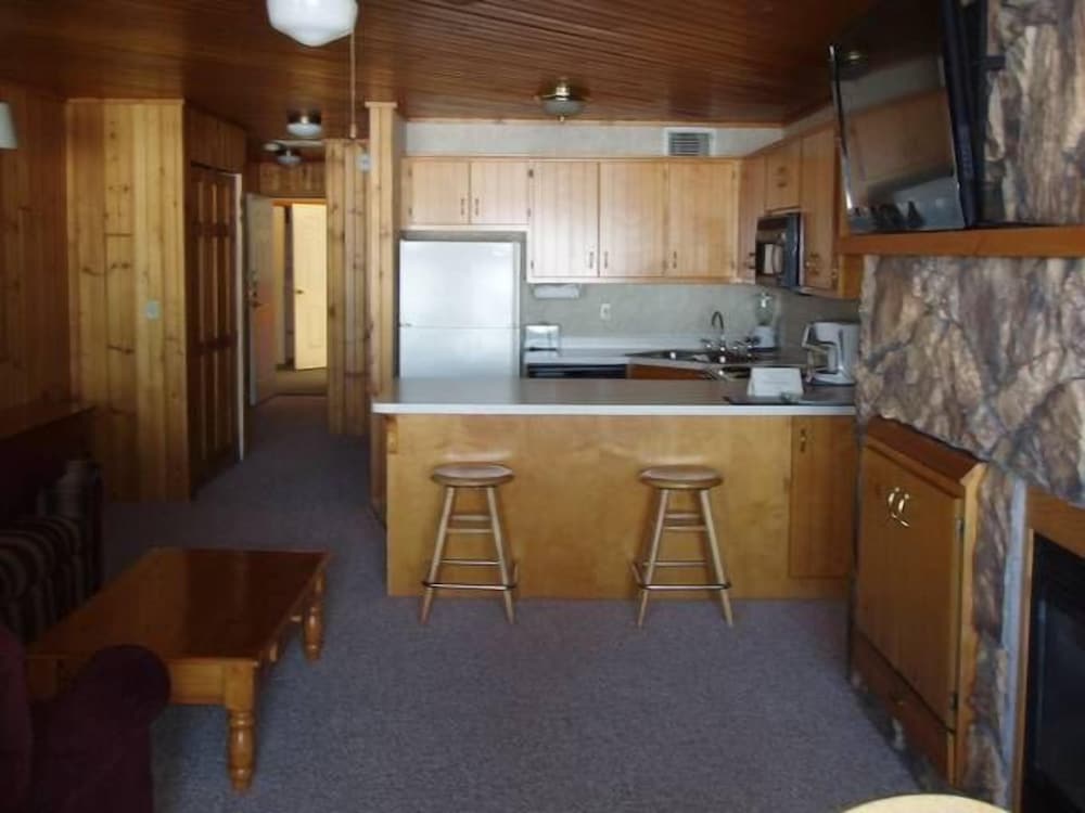 Condo, 1 Bedroom photo 2