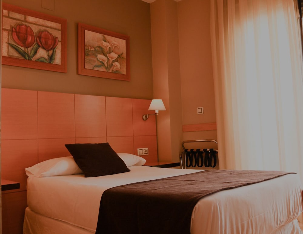 City Room photo 2