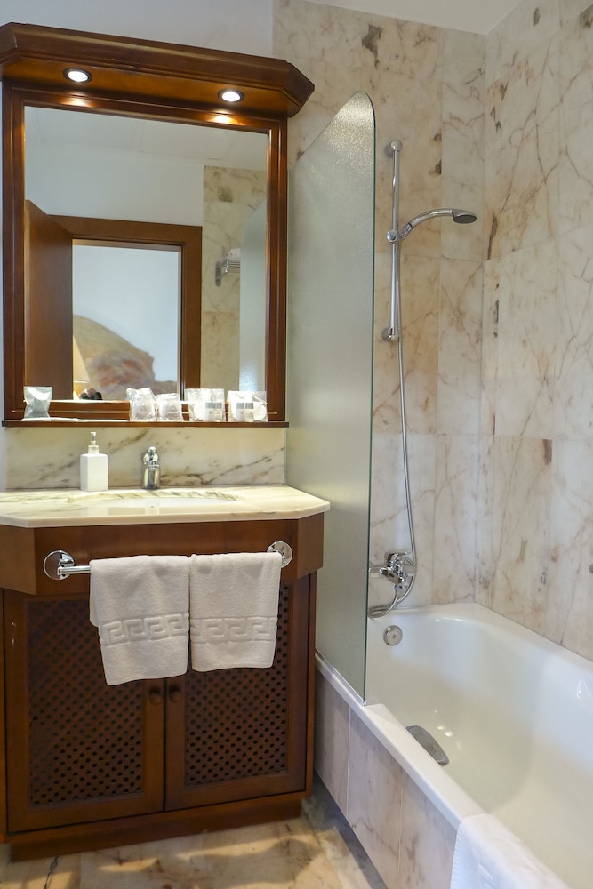 Double Room - Photo 3