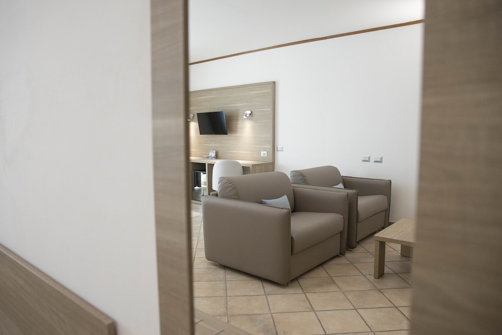 Family Triple Room - Photo 3