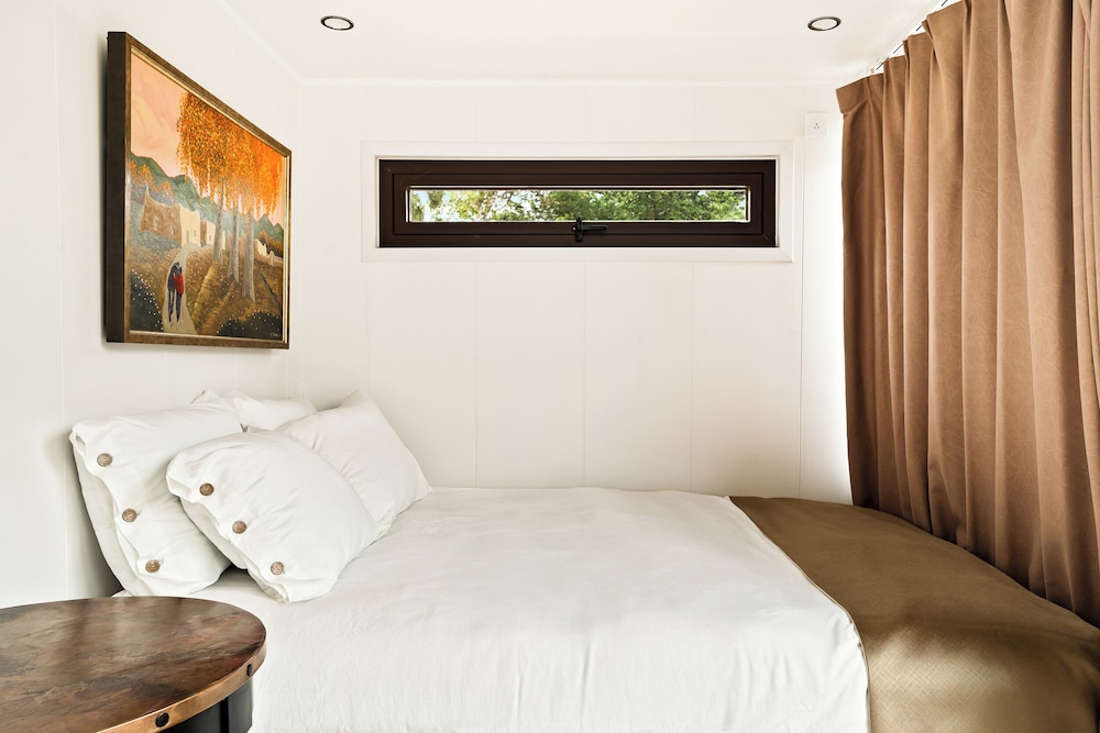 Deluxe Studio, 1 King Bed