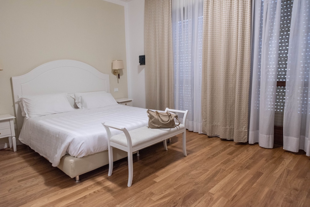 Superior Triple Room photo 2