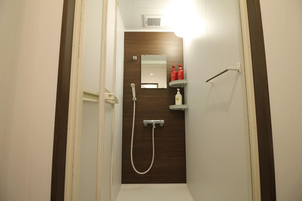 Lower & Upper Twin Capsule Room photo 2