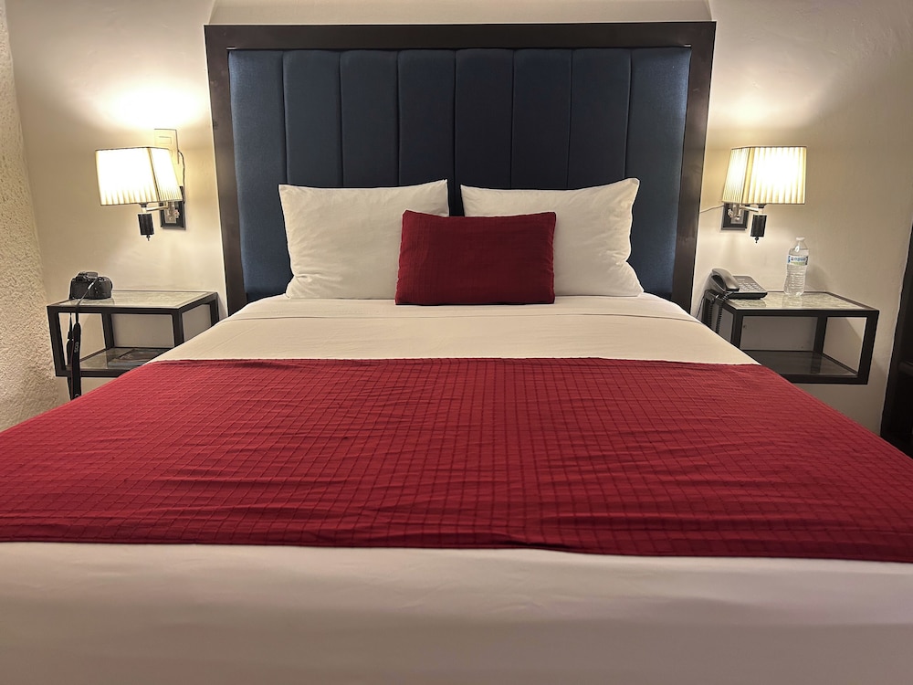 Basic Double Room, 1 Queen Bed