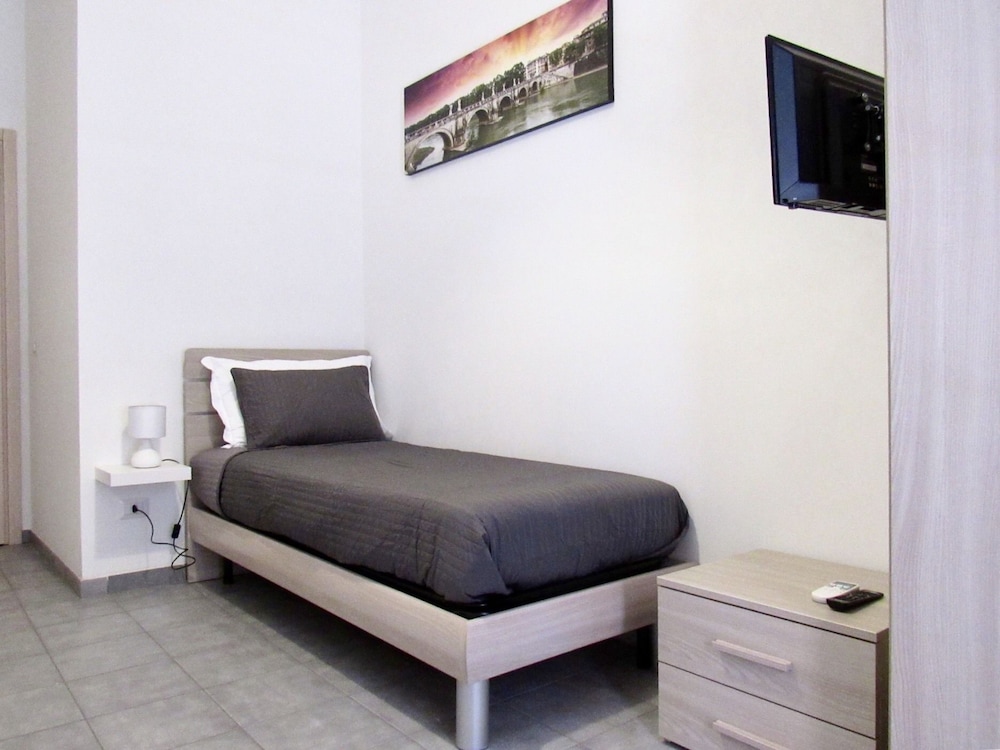 Single Room photo 3