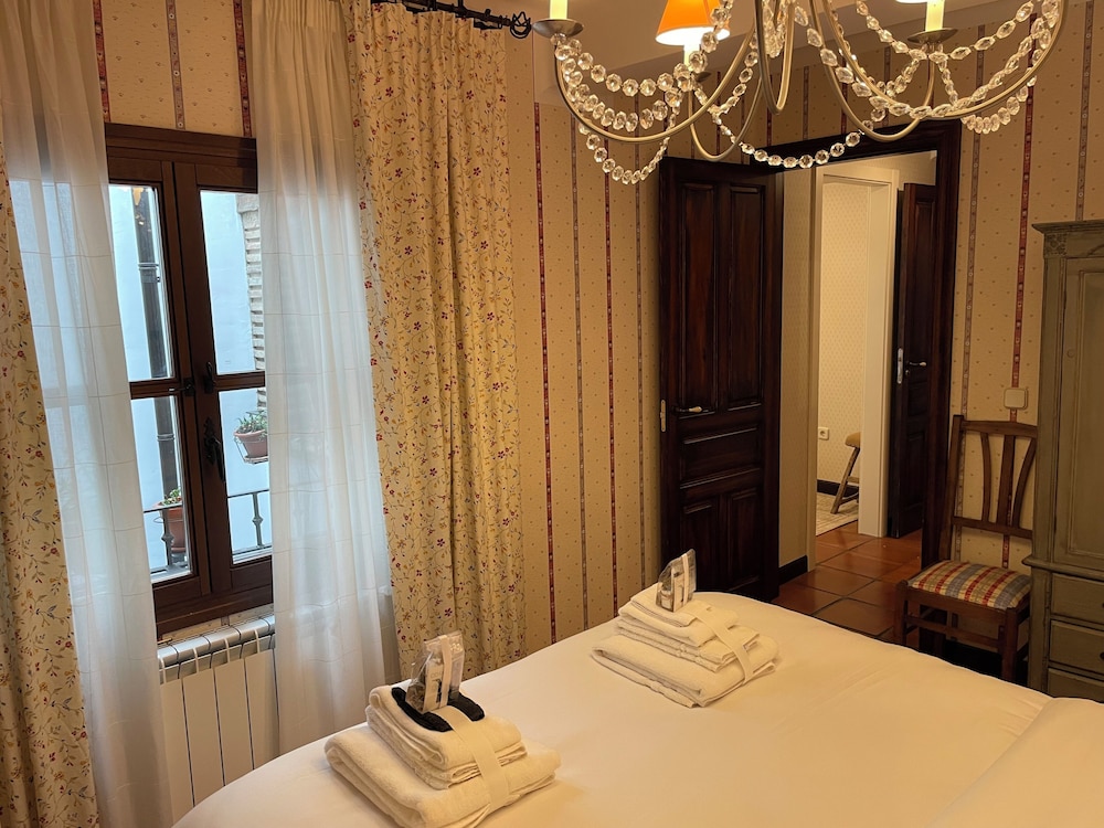 Manor Suite # 2 photo 3