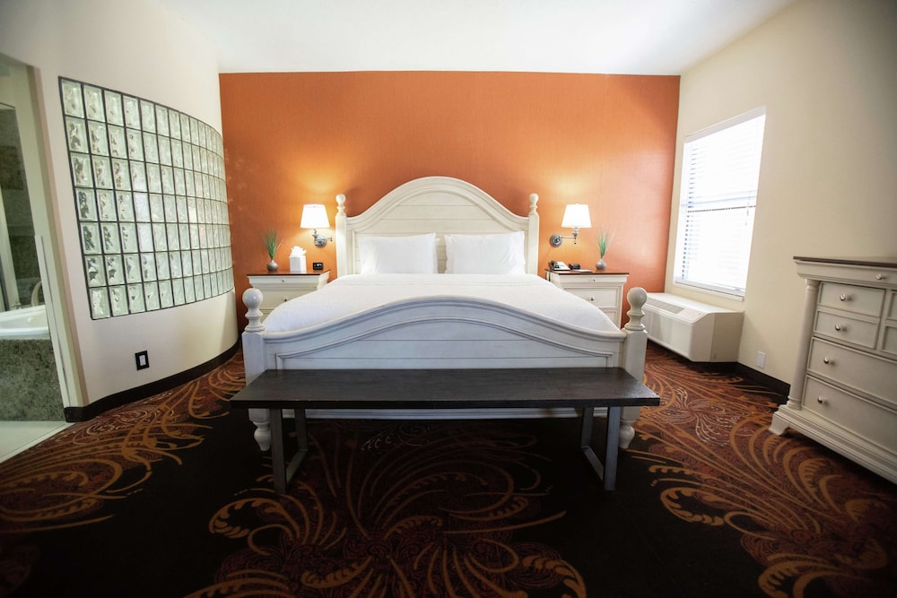 Suite, 1 King Bed, Non Smoking