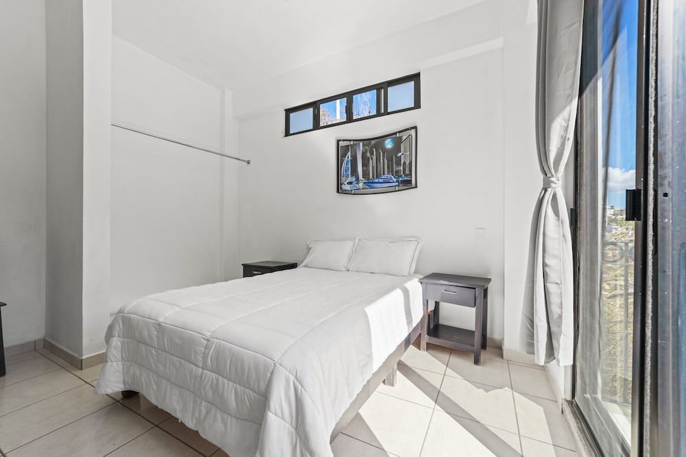 Comfort Room, Balcony, Mountain View photo 3