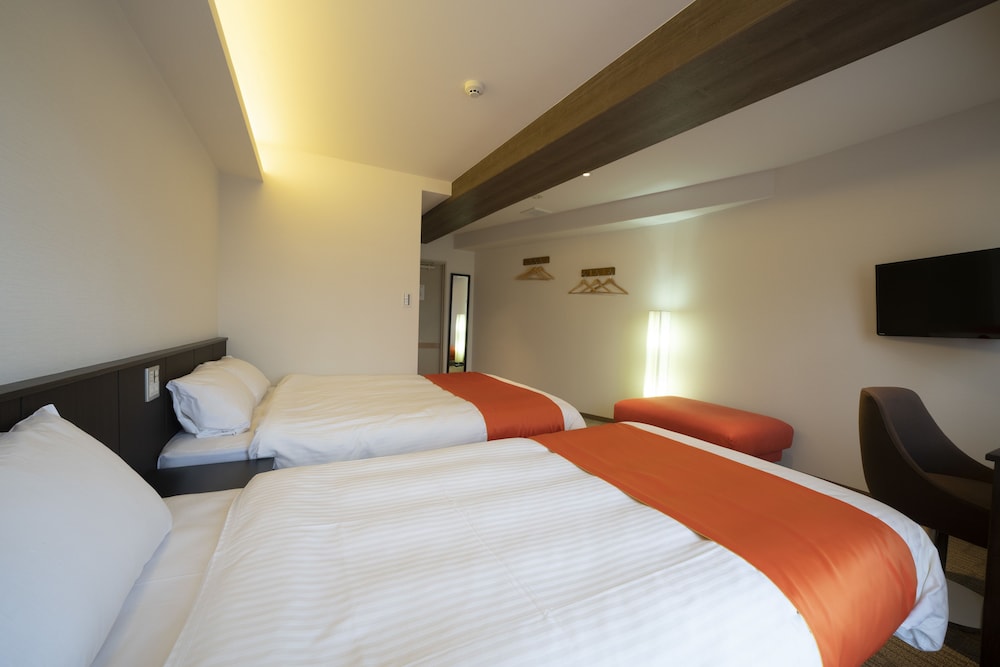 Comfort Twin Room (Check in by 10 pm)