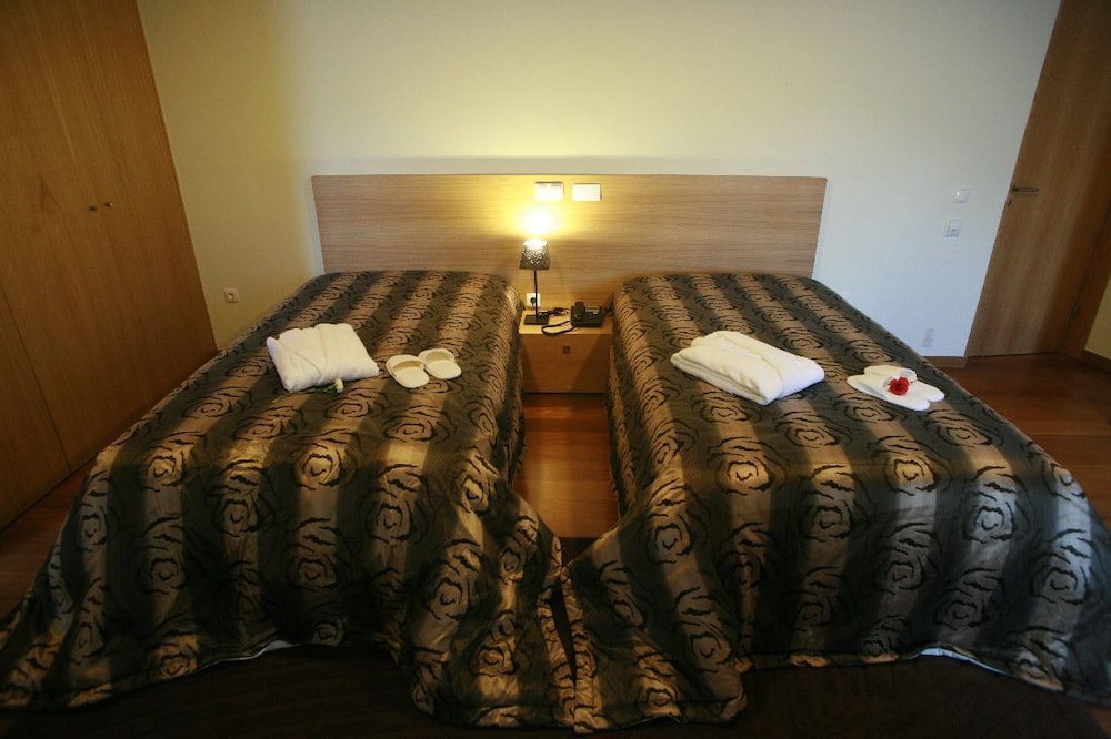 Double or Twin Room, Pool View - Photo 16