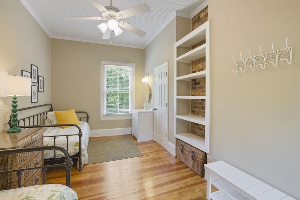 Panoramic Twin Room photo 2