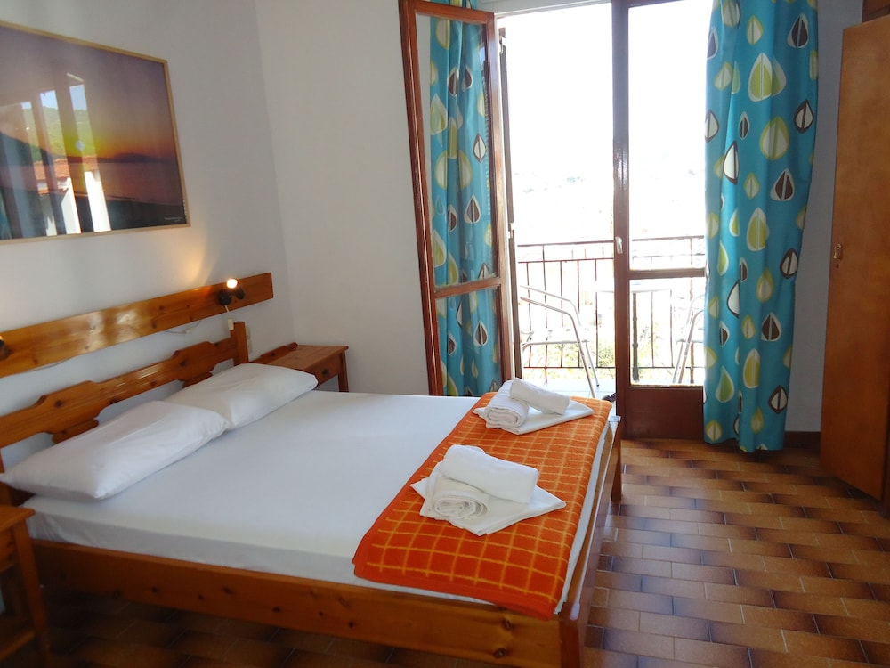 Classic Single Room, 1 Bedroom, City View photo 2