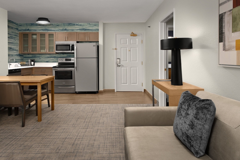 Suite, 2 Bedrooms - Photo 6