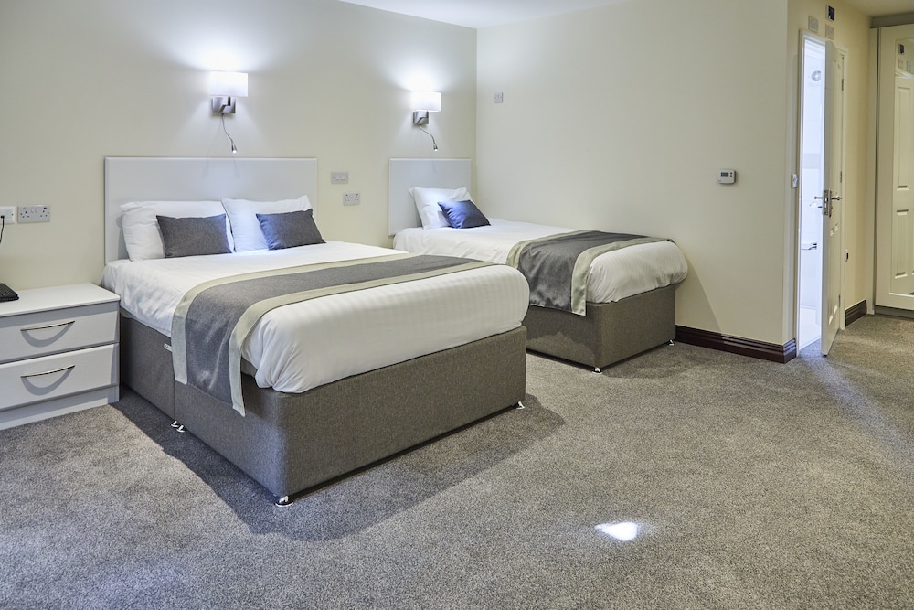 Accessible Double or Twin Room, Multiple Beds photo 1