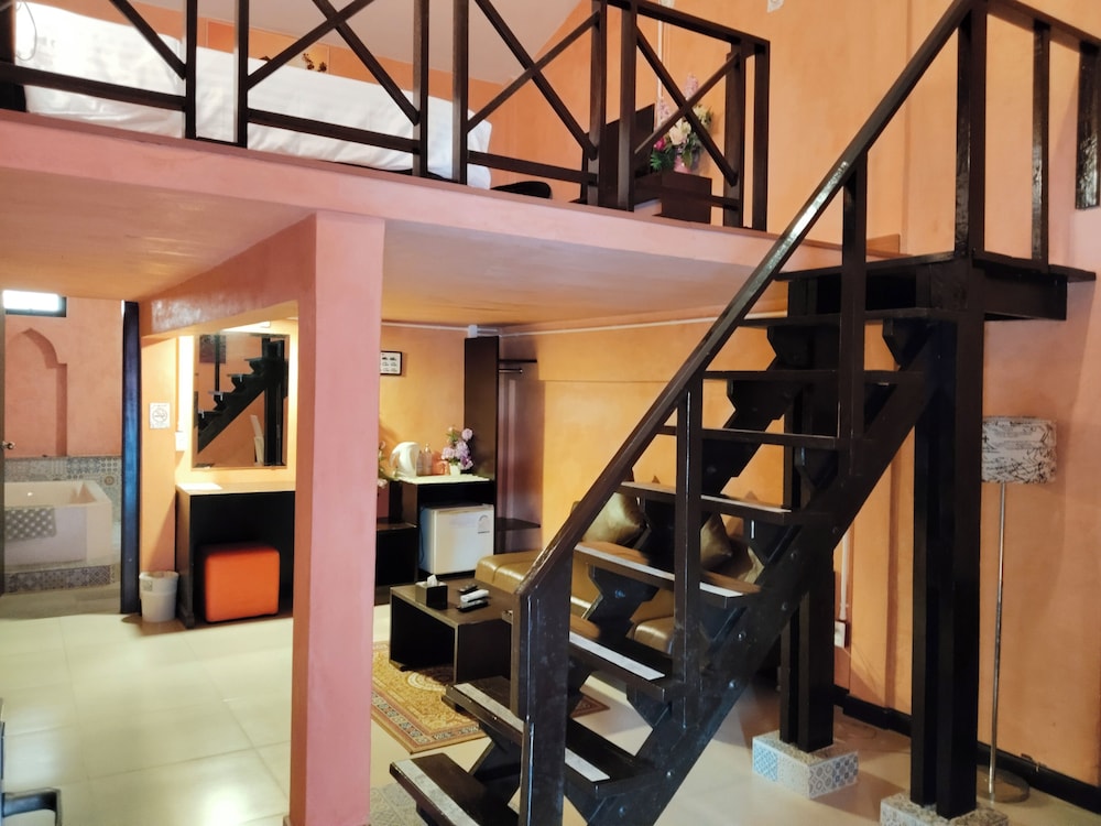 Deluxe Double Room, 1 King Bed, Hot Tub, Mezzanine photo 2