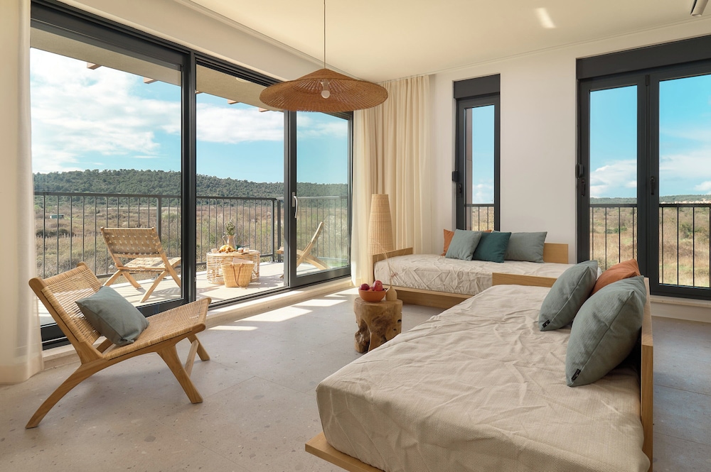 Classic Apartment, Balcony