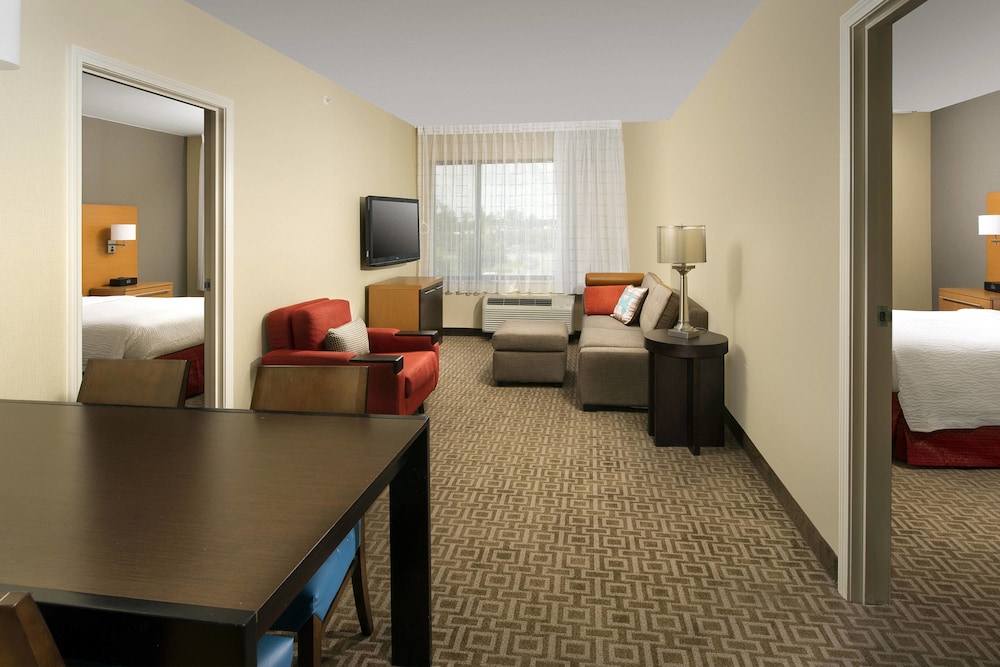 Suite, 2 Bedrooms (Mobility/Hearing Accessible, Tub) photo 1