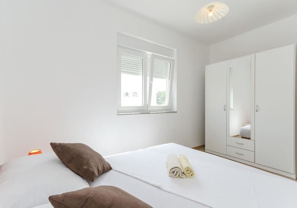 Apartment (2)