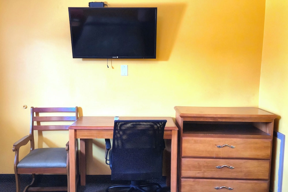 Room, 1 Double Bed, Smoking - Photo 4