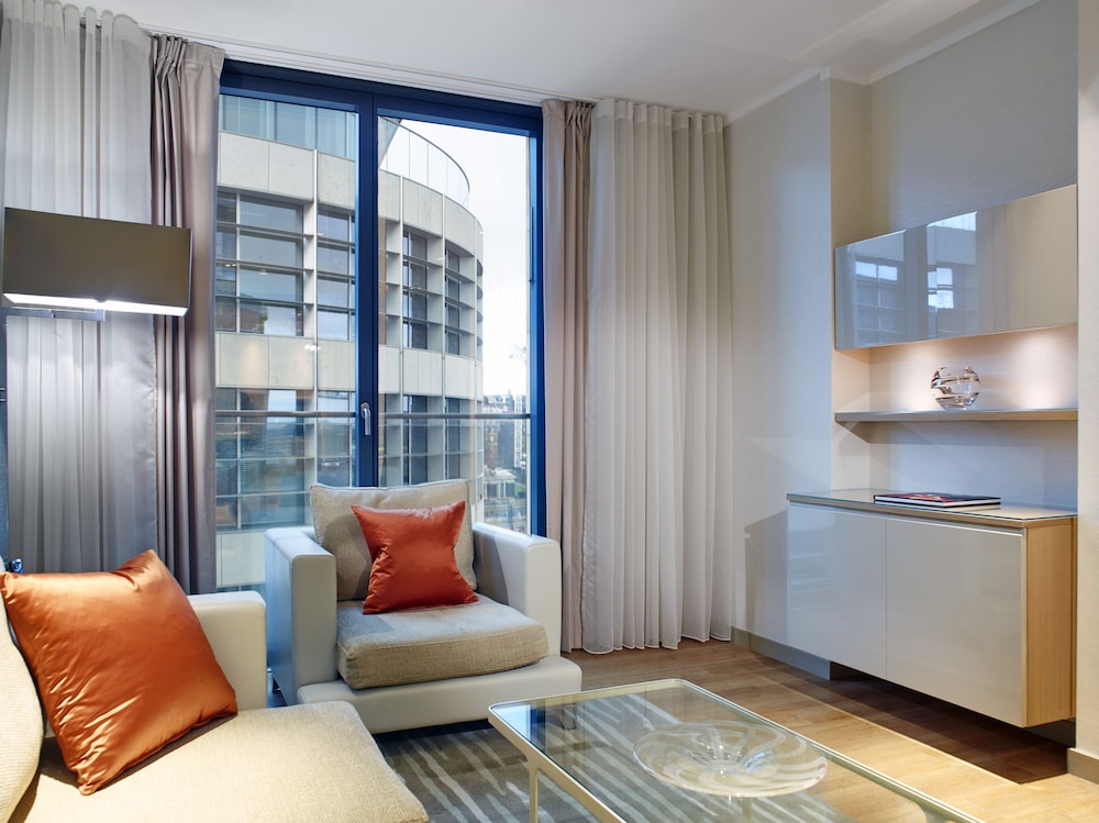 Superior One Bedroom Urban View - Sofa Bed