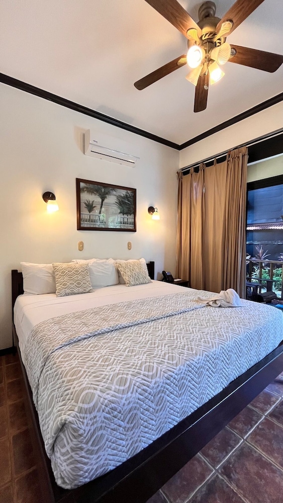 Standard Room (Near Parking, No View)