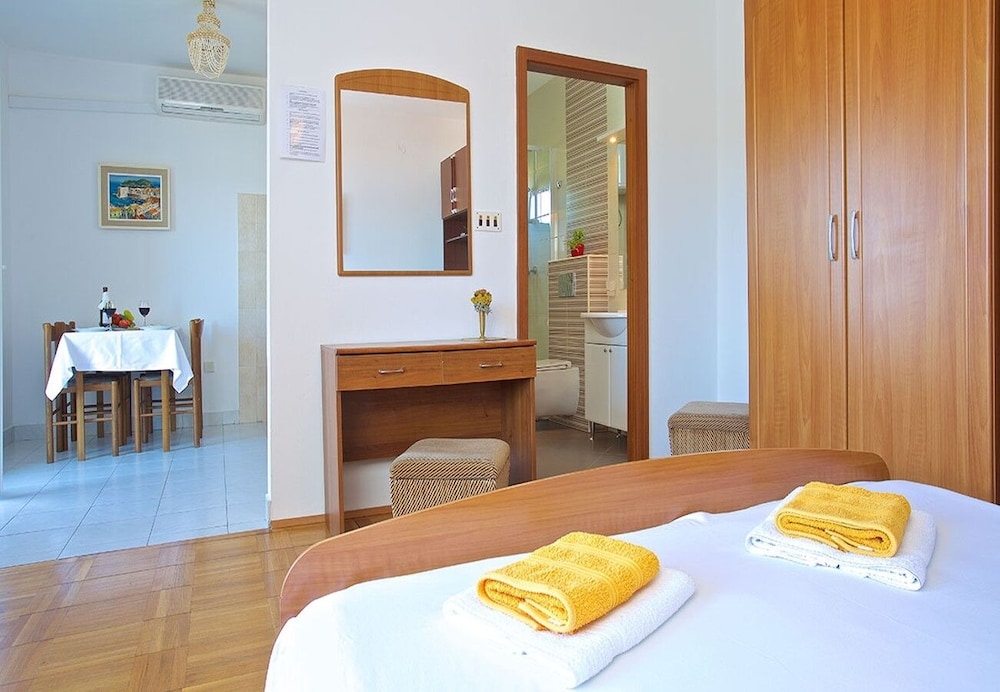 Apartment (Vibo - parking and barbecue - A3 Vink) photo 3