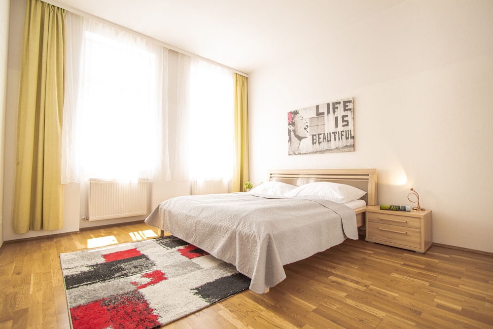 Family Room, 1 Bedroom
