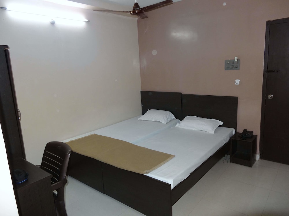 A/C Double Room - Photo 6