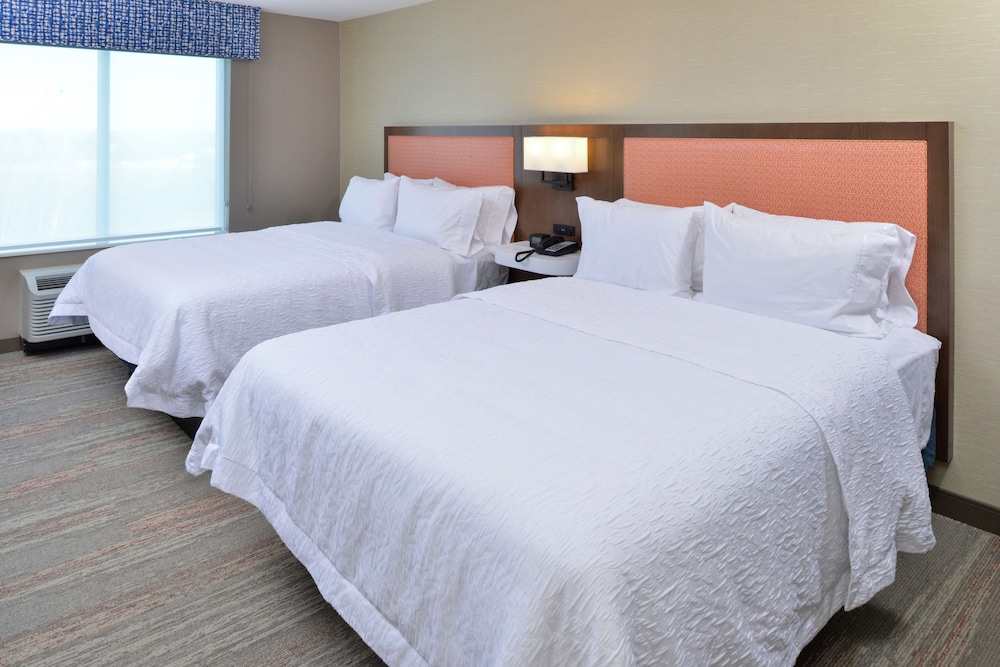 Room, 2 Queen Beds, Accessible, Bathtub - Photo 6