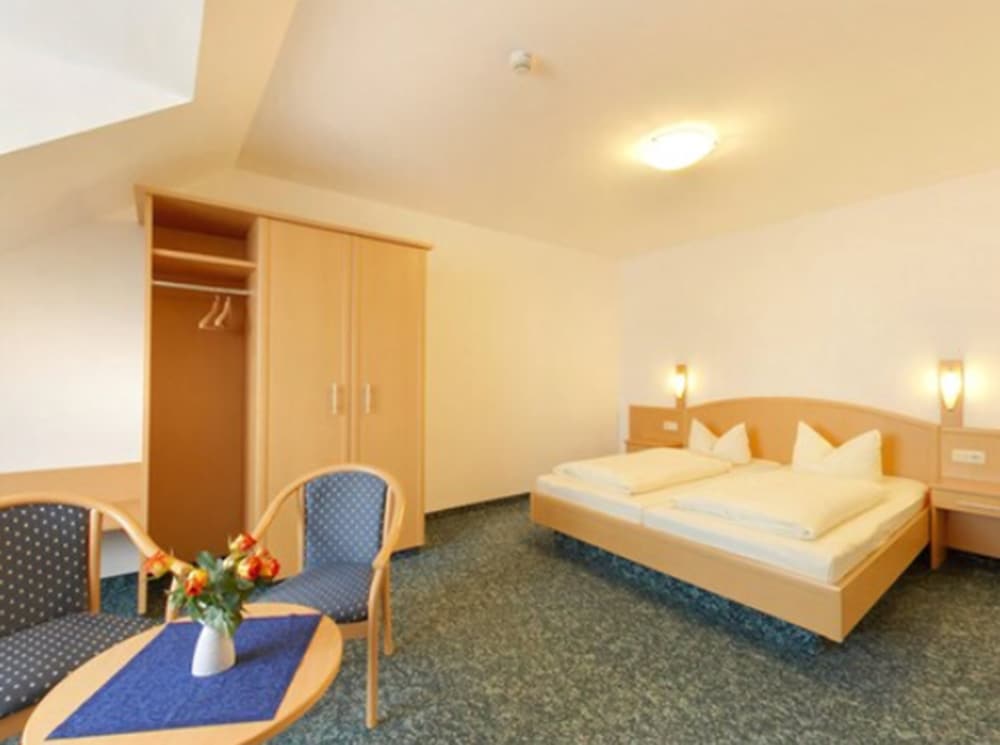 Quadruple Room - Photo 1