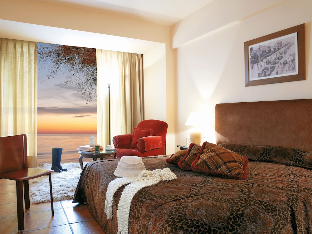 Egnatia Deluxe Guestroom Veranda