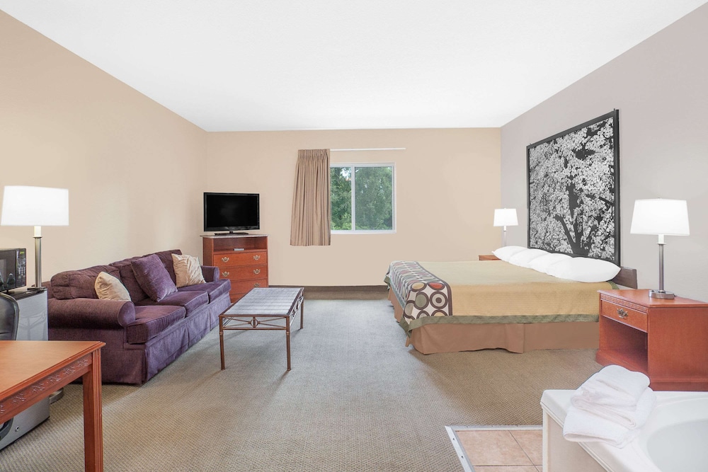 Suite, 1 King Bed - Photo 1
