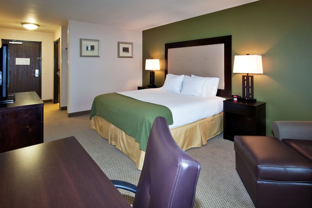 Suite, 1 King Bed, Accessible Bathtub (Mobility) photo 2
