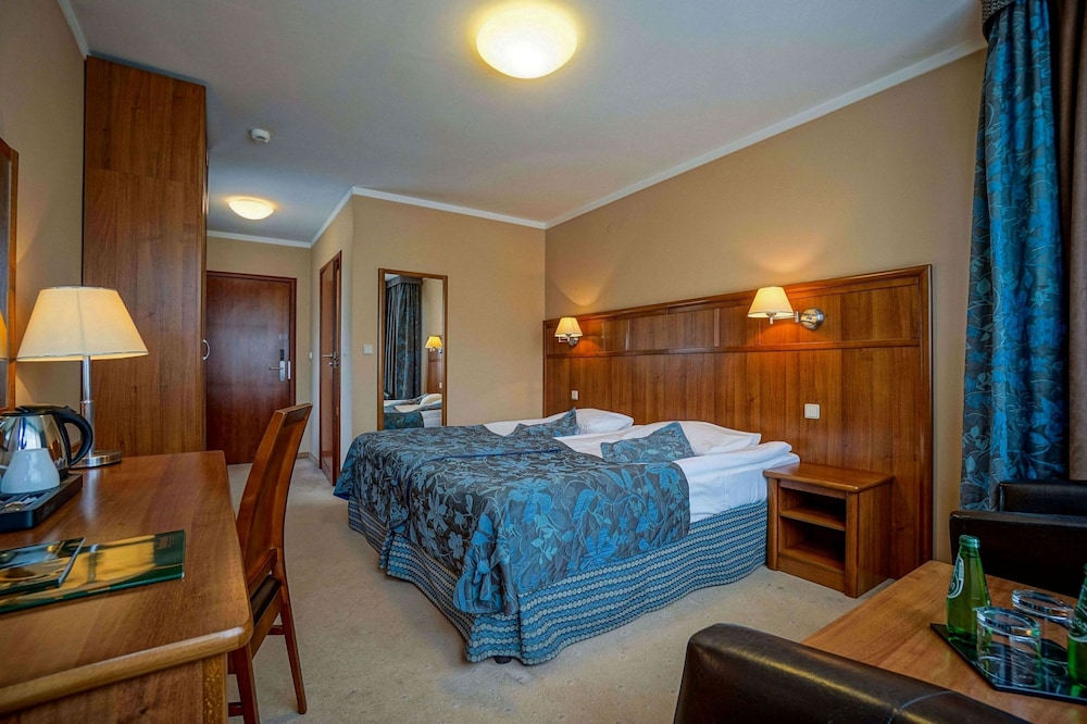 Family Room - Photo 4