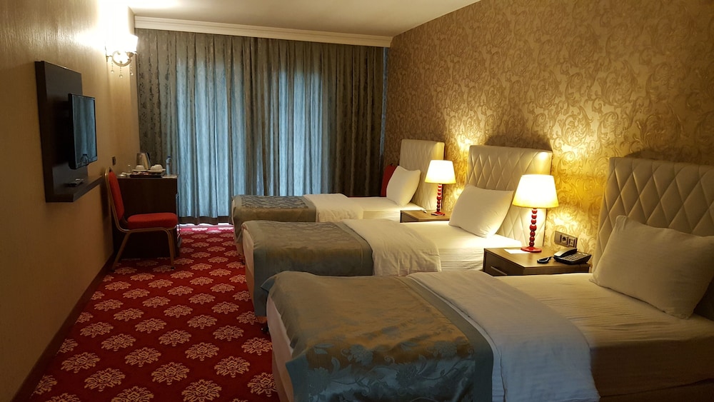 Standard Triple Room, 3 Twin Beds, City View