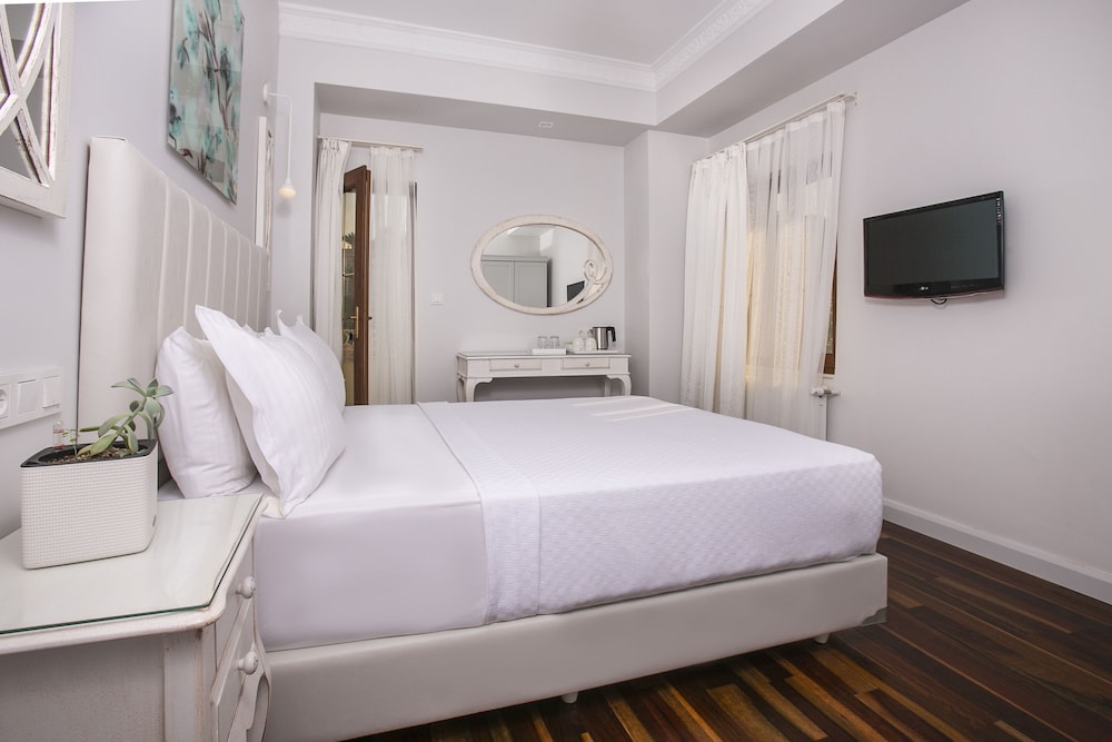Deluxe Balkonlu Oda - Photo 1