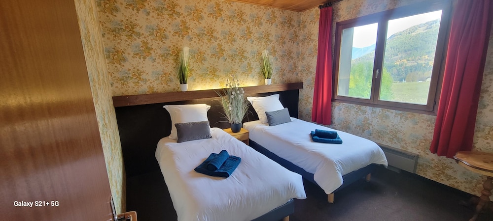 Economy Room