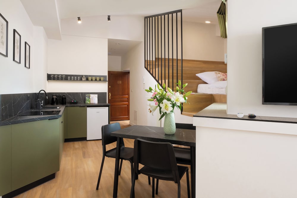 Premium Apartment - Photo 9