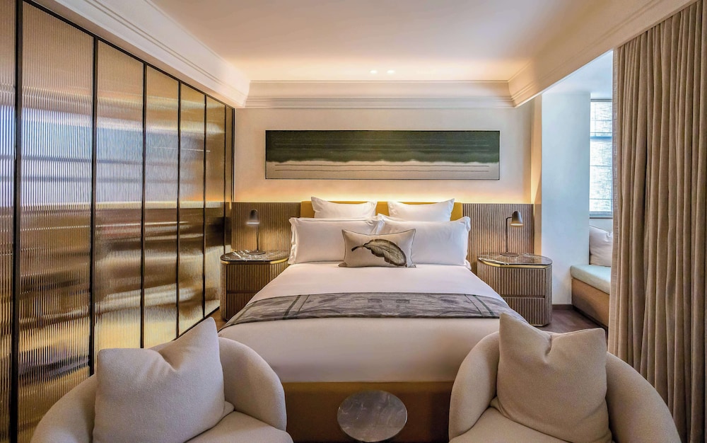 Room, 1 King Bed, Pool View