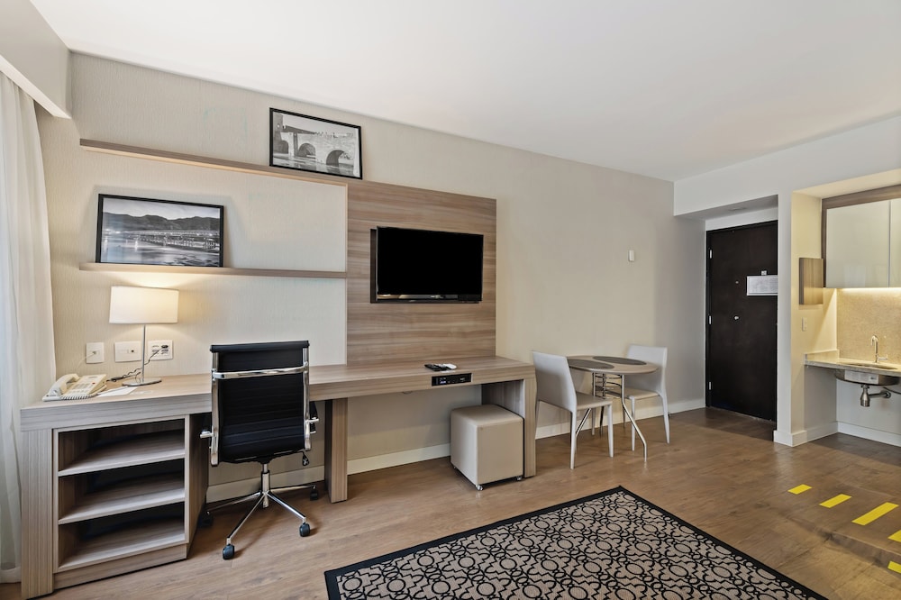 Studio Suite, 1 Queen Bed, Accessible, Kitchen - Photo 6