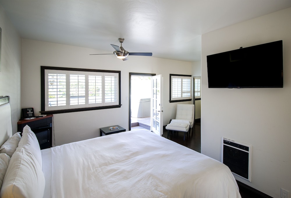 Garden View King Room