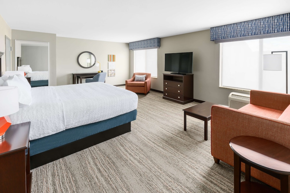 1 King Bed Studio Suite Whirlpool Non Smoking - Photo 3